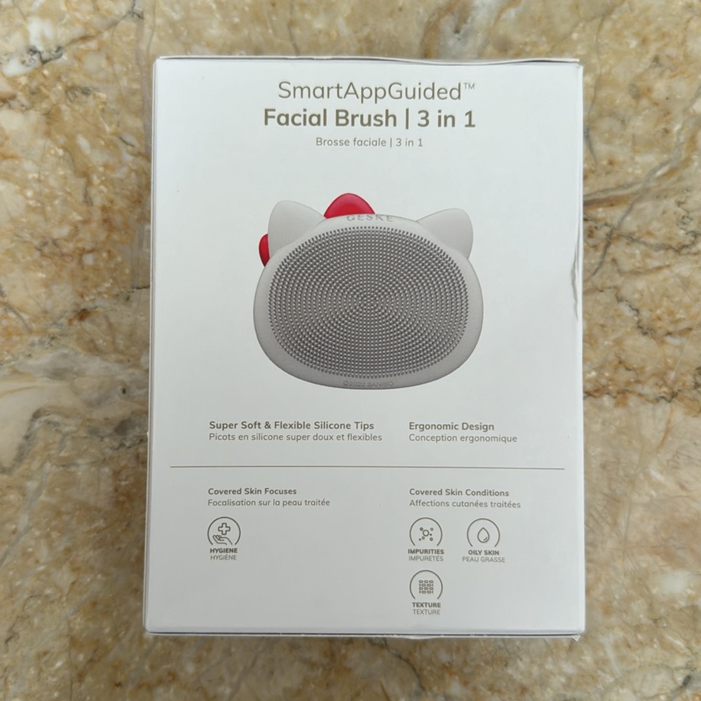 Hello Kitty Facial Brush New in Box - Picture 2 of 3